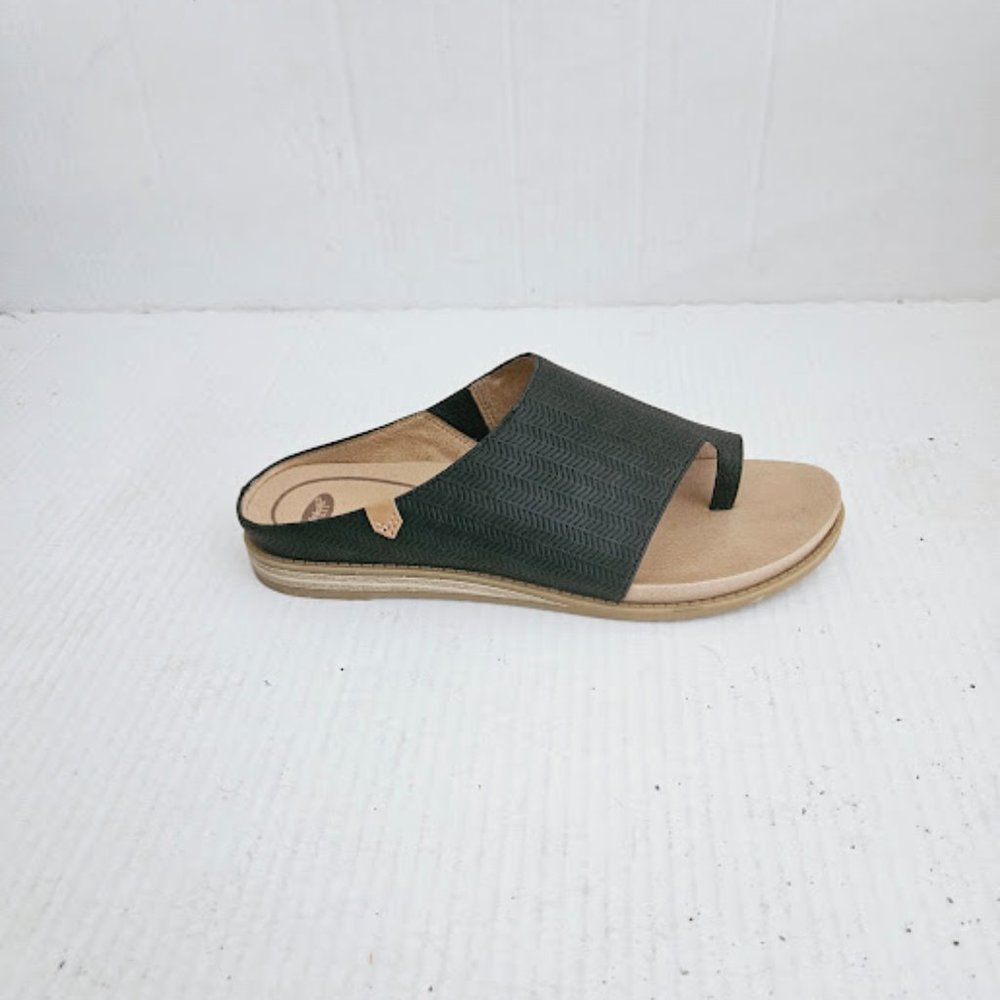 DR Scholl’s Women’s Black Slip-on Leather Sandals
